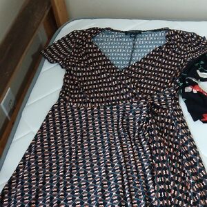 Perceptions Navy and Tan Geometric Wrap Midi Dress